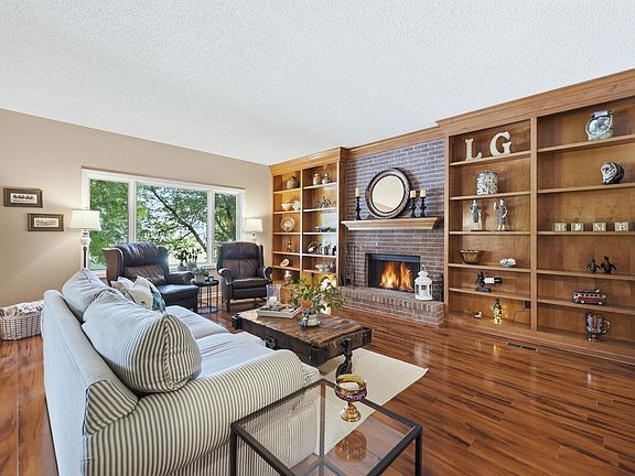 3rd image of 6516 Shoreside Dr