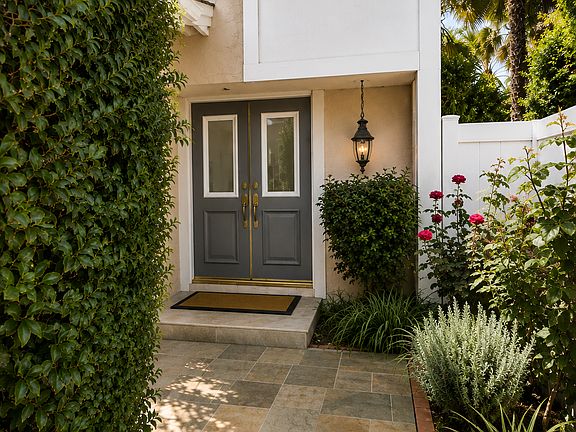 5th image of 900 S Ridgecrest Cir