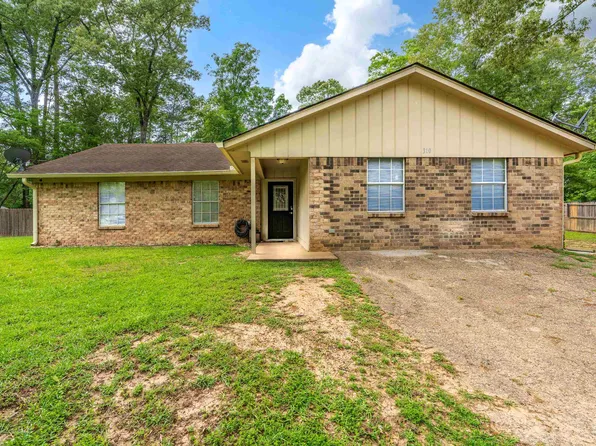 310 Pine Cir, Hallsville, TX 75650