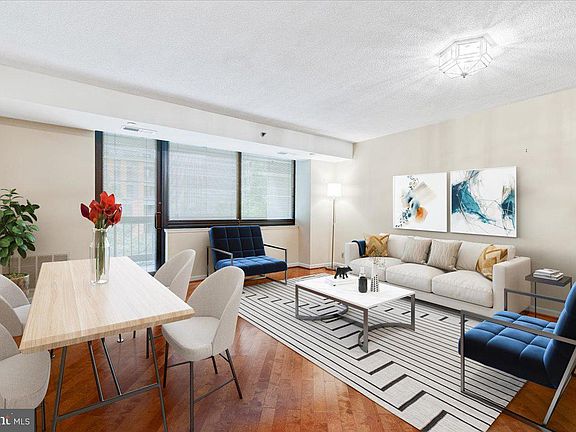 3rd image of 1805 Crystal Dr APT 304S