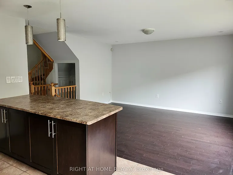 786 Bolingbroke Dr — Photo 23