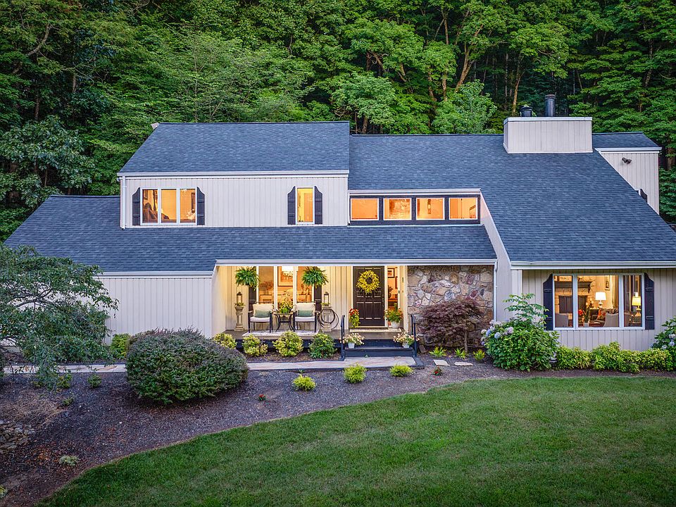 1st image of 5737 Chestnut Hills Dr