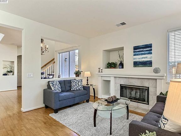 4th image of 2572 Lady Palm Ct