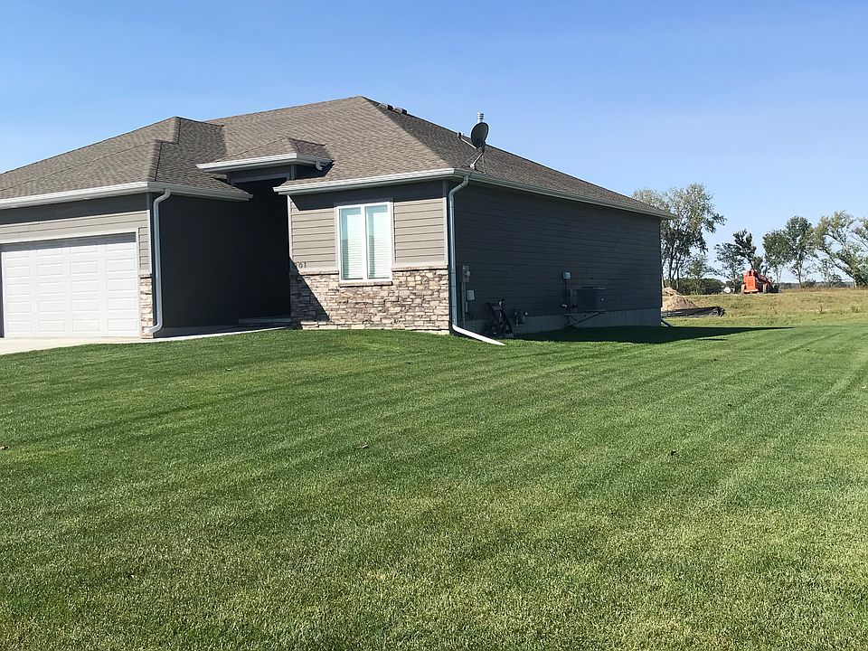 2nd image of 201 S Churchill Cir