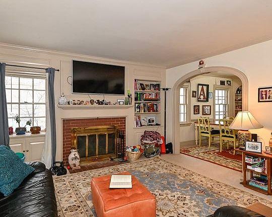 2nd image of 8727 W Hawthorne Ave #8727