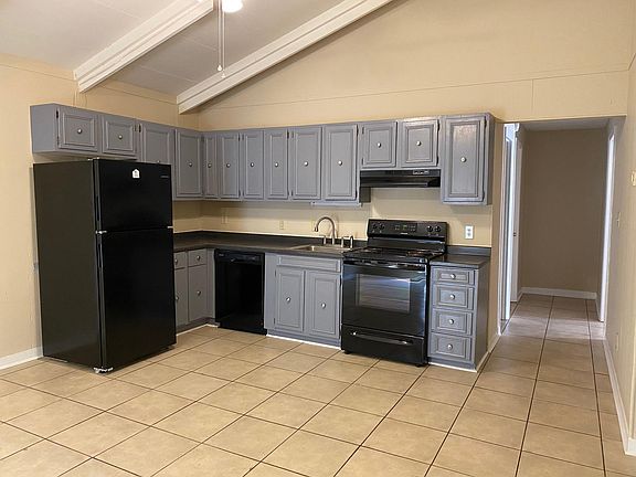 2nd image of 429 Circle Dr #A