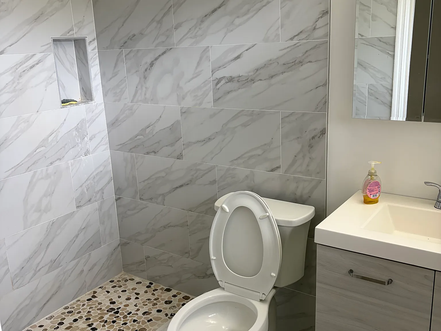 2 bed, 1150 sqft, $1,900 — Photo 2