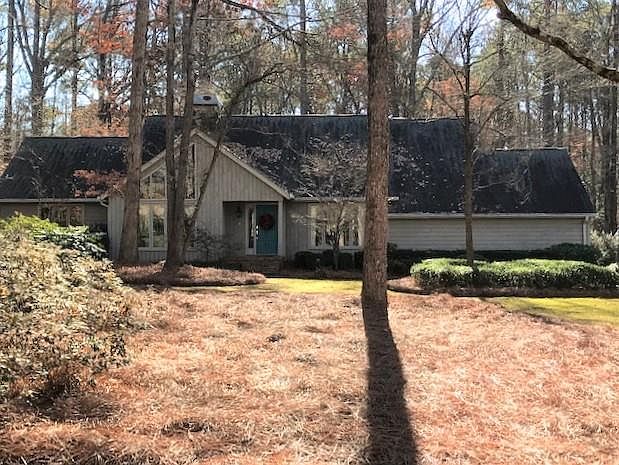 1st image of 104 Fair Oaks Ln