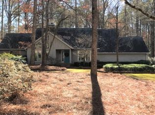 104 Fair Oaks Ln, Greenwood, SC 29646