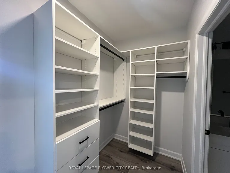 440 Wellington St E #25 — Photo 6