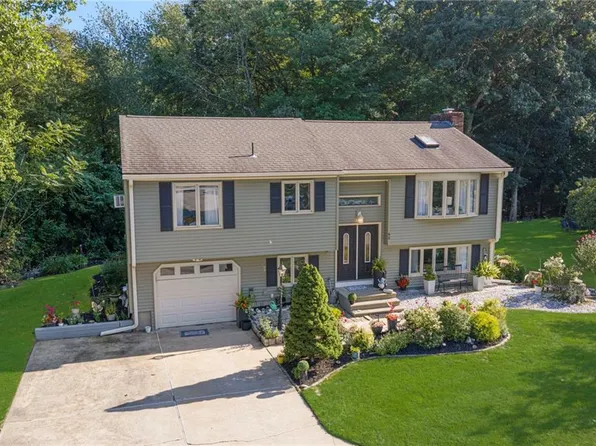 65 Marco Dr, West Warwick, RI 02893