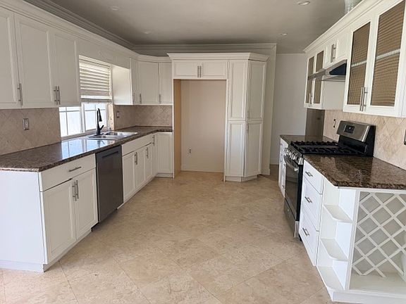 2nd image of 4726 Walden St