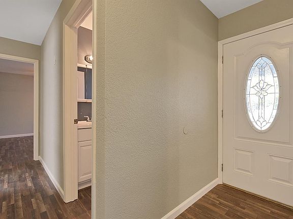 4th image of 1842 Park Cir