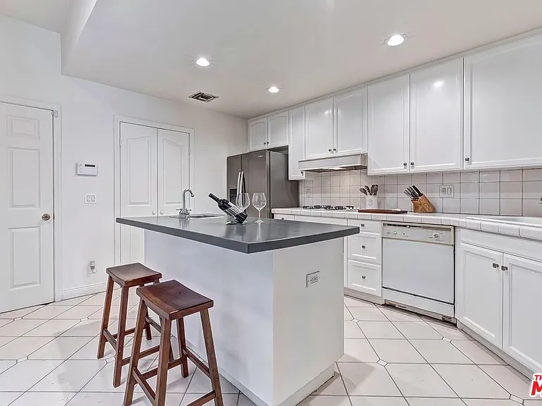 11603 Mississippi Ave — Photo 13