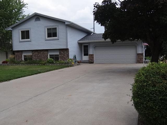 1st image of 11126 Hampshire Ct E