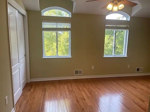 4th image of 73 Kennington St #3