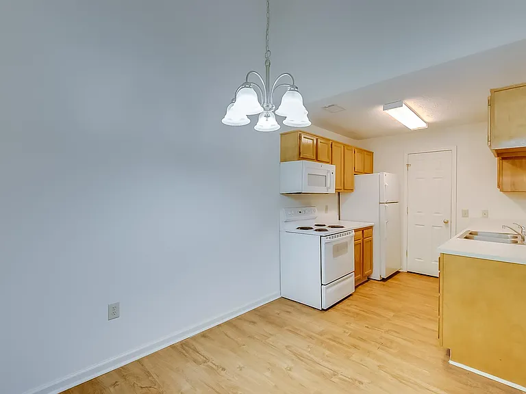 Forest Creek Apartments — Photo 54