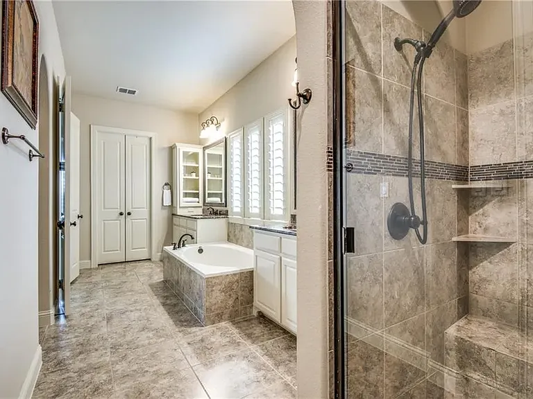 580 Butchart Dr — Photo 19