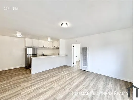 716 W 81st St #10A — Photo 2