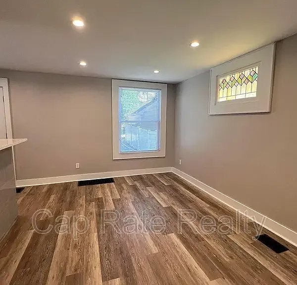 1476 N 6th St — Photo 8