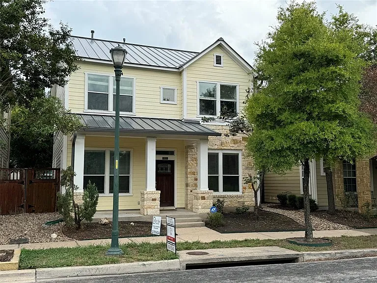 1925 Zach Scott St — Photo 1