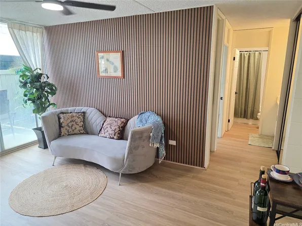 2845 Waialae Ave APT 121, Honolulu, HI 96826