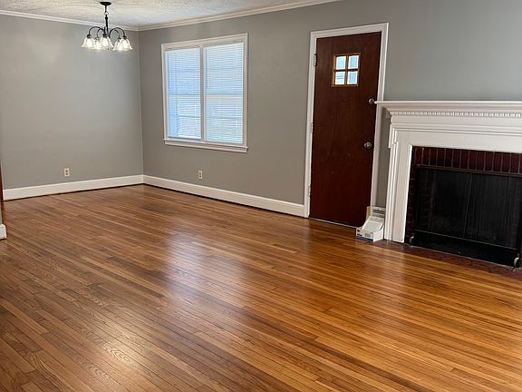 3rd image of 2516 Norwood Ave