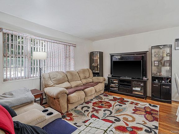 4th image of 2771 Pond Road