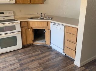 1108 Pioneer Ave #17, Turlock, CA 95380