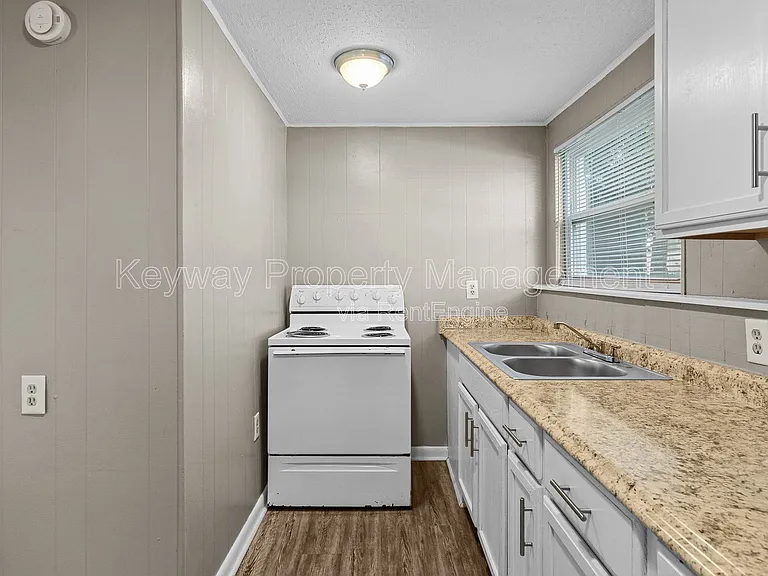 116 Argyle Ave #B — Photo 8