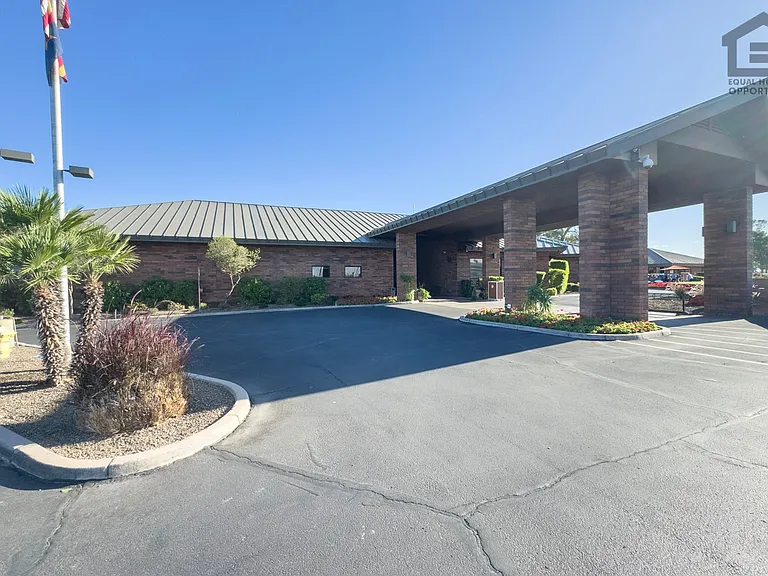 1765 E Pepper Cir — Photo 13