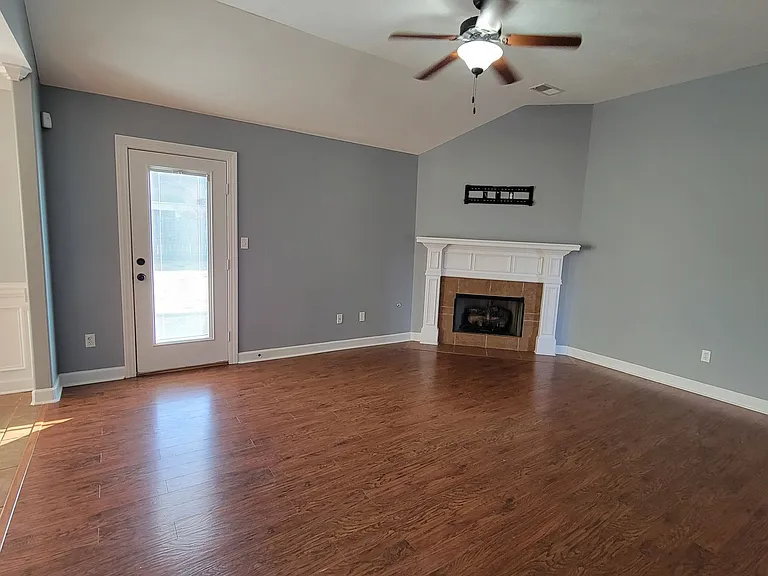 10 Birch Hollow Ln — Photo 2