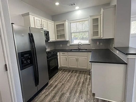 4th image of 3005 Bond Dr #277C