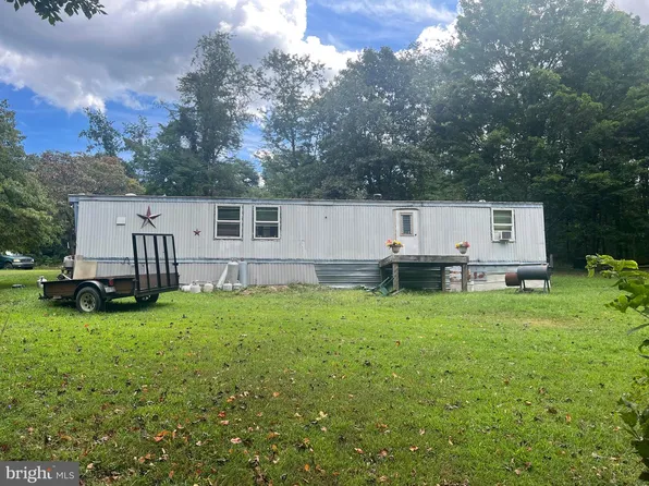 22322 Cacapon Rd, Paw Paw, WV 25434