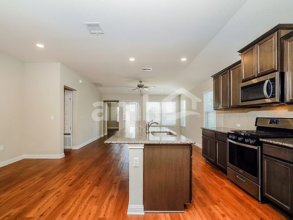 5th image of 8105 Cottage Rose Dr