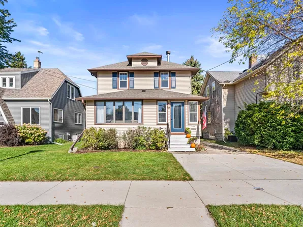 1322 Ceape Ave, Oshkosh, WI 54901