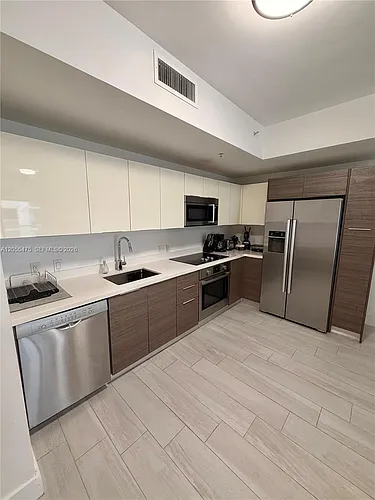 1010 SW 2nd Ave #707 Photo 1