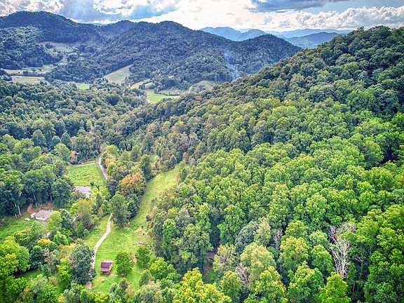 4th image of 421 Bunny Run Rd