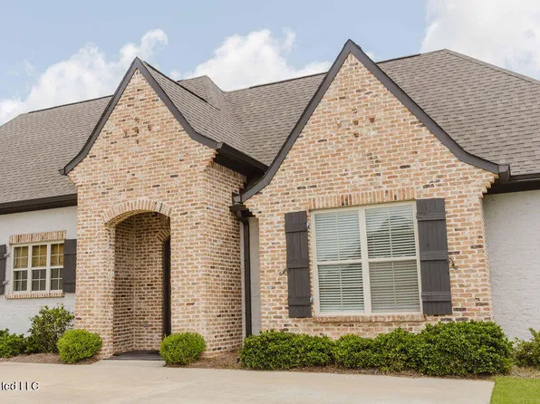 132 Freeland Ln, Clinton, MS 39056