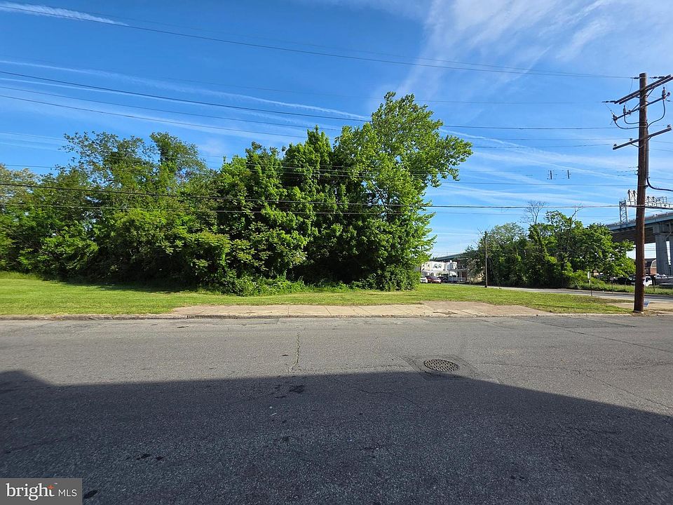 1st image of 1904 W 3rd St