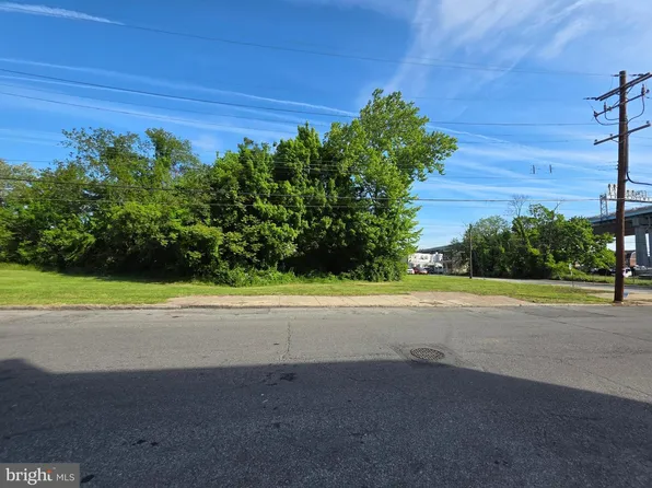 1918 W 3rd St, Chester, PA 19013