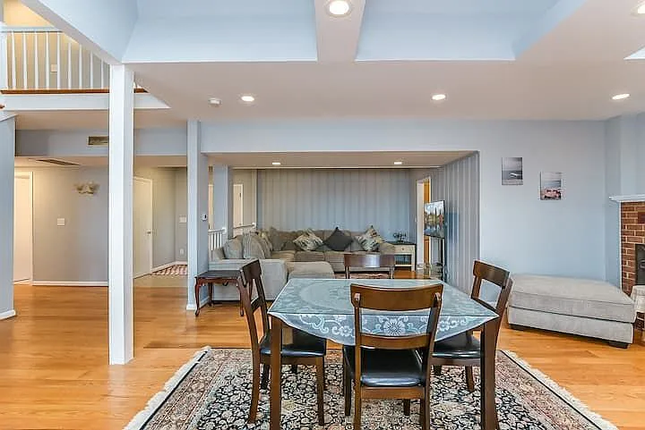 919 Bryant Ave — Photo 34