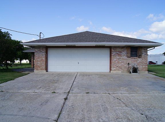 5th image of 190 Oakridge Dr