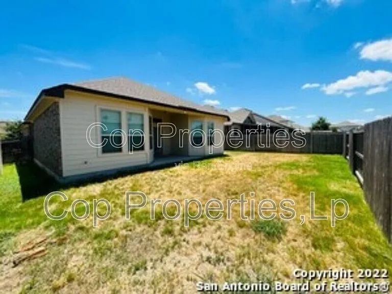 8221 Dublin Frst — Photo 19