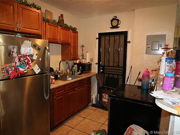 4th image of 2536 NW 139th St