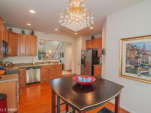 5th image of 209 Teapot Ct