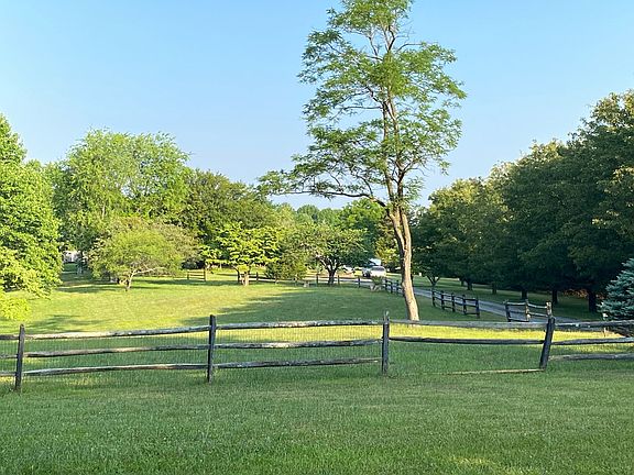 3rd image of 4724 Westwind Dr
