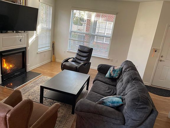 3rd image of 1152 Farrcroft Way #1152