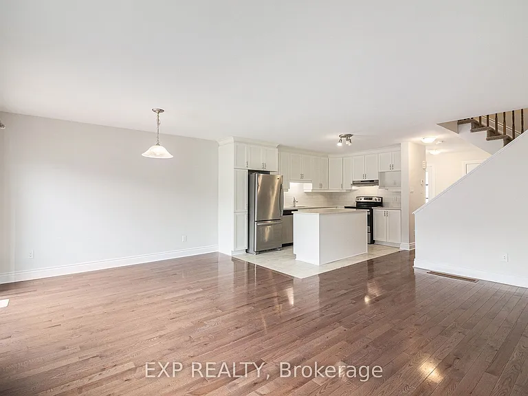 75 Gilberte St — Photo 9