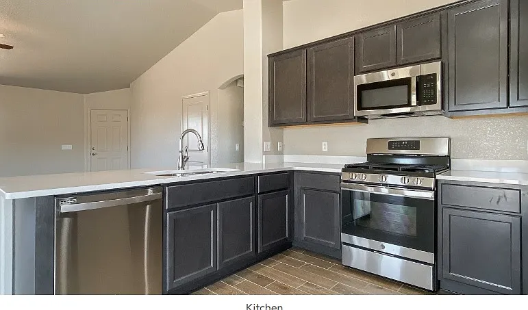 4 bed, 1652 sqft, $1,800 — Photo 2
